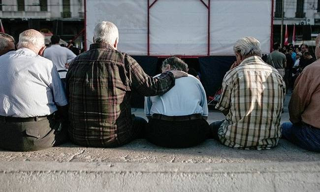 Έρχεται «τσουνάμι» αλλαγών στο ασφαλιστικό σύστημα – Πόσο και ποιους συνταξιούχους θα πλήξει